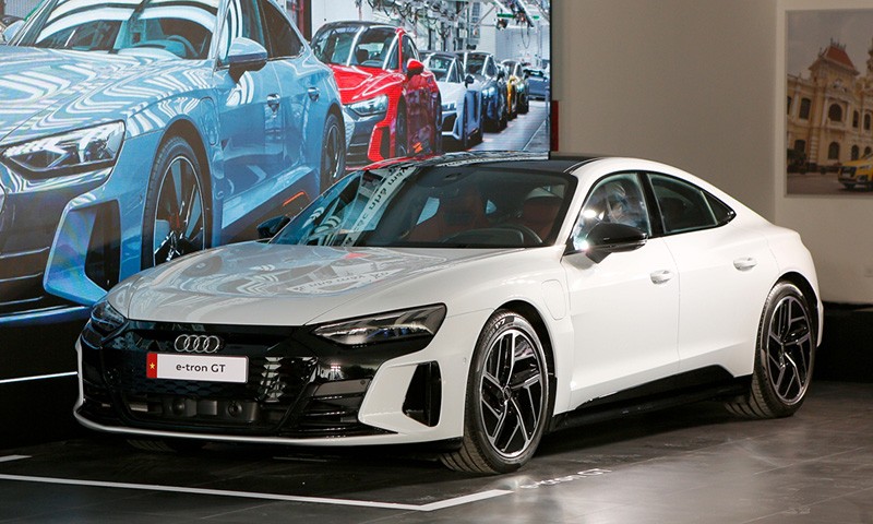 Audi e-tron GT 2023 giá lăn bánh, đánh giá xe, ưu đãi (07/2022)