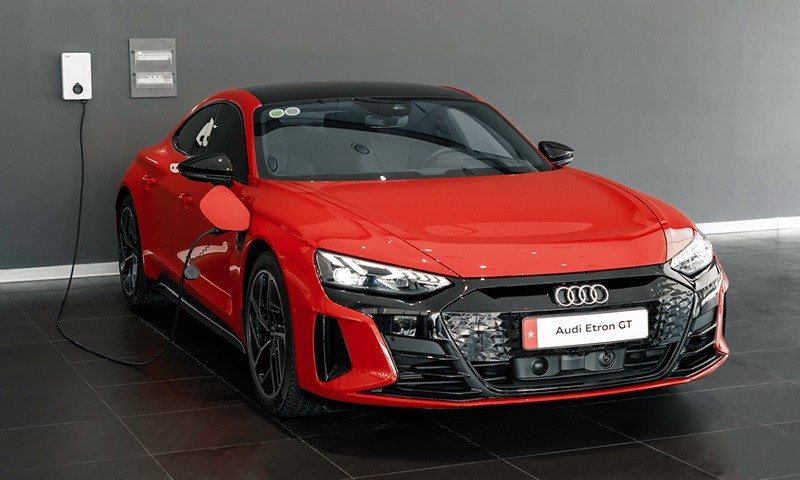 Audi e-tron GT 2023 giá lăn bánh, đánh giá xe, ưu đãi (07/2022)